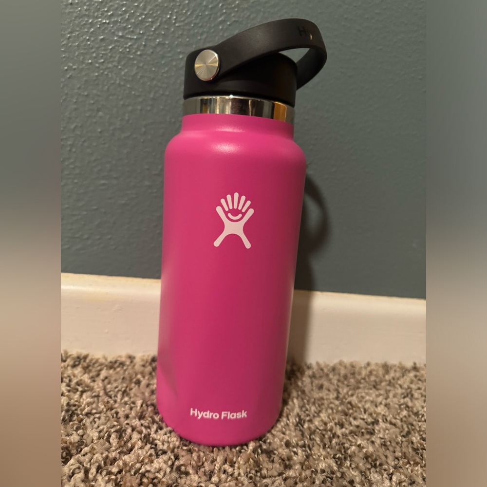 Hydroflask 32 oz Wide Mouth Flex Cap Water Bottle. I e dent towards the bottom.